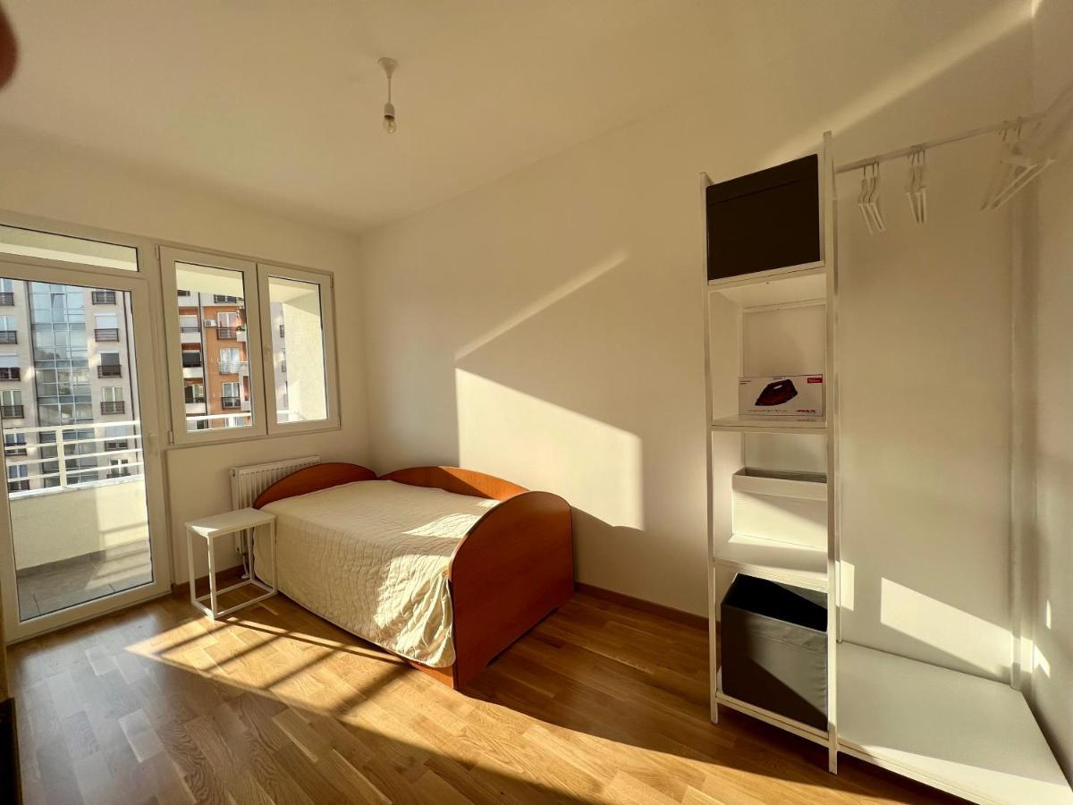 Sara'S Apartment Cozy And Close To Center With Private Parking Skopje Ngoại thất bức ảnh