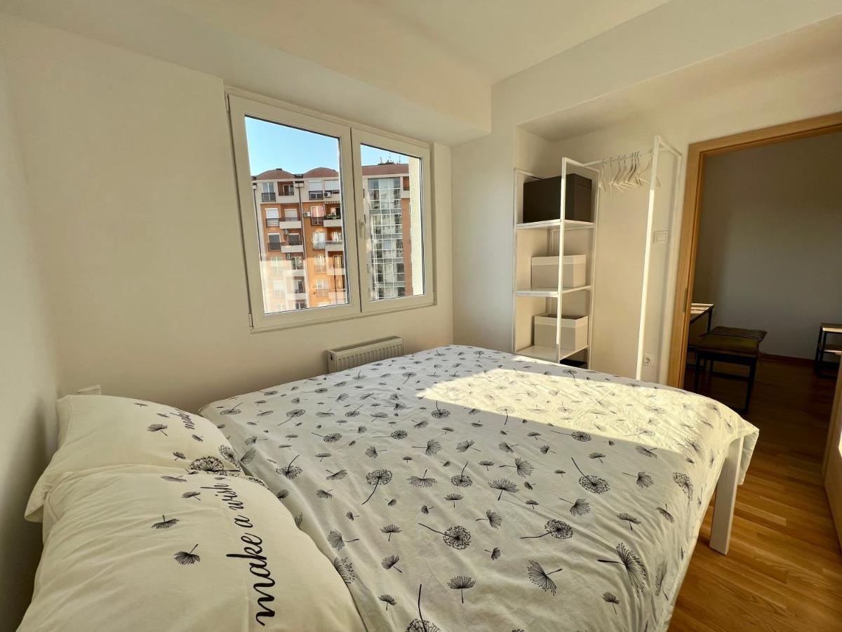 Sara'S Apartment Cozy And Close To Center With Private Parking Skopje Ngoại thất bức ảnh