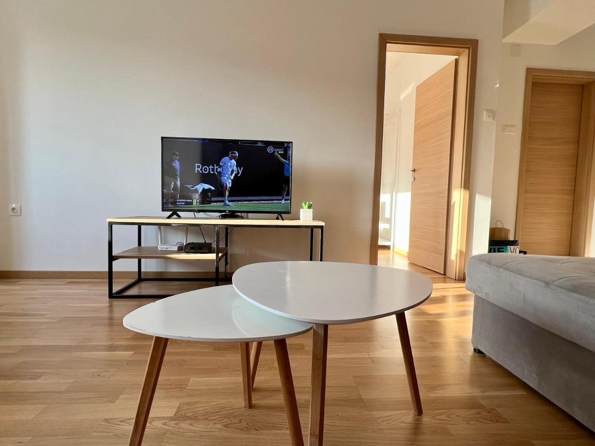 Sara'S Apartment Cozy And Close To Center With Private Parking Skopje Ngoại thất bức ảnh